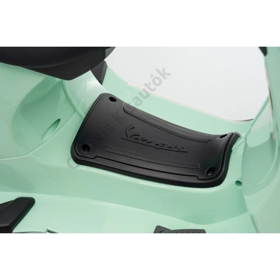 Vespa ROMA robogó LQ-051 12V